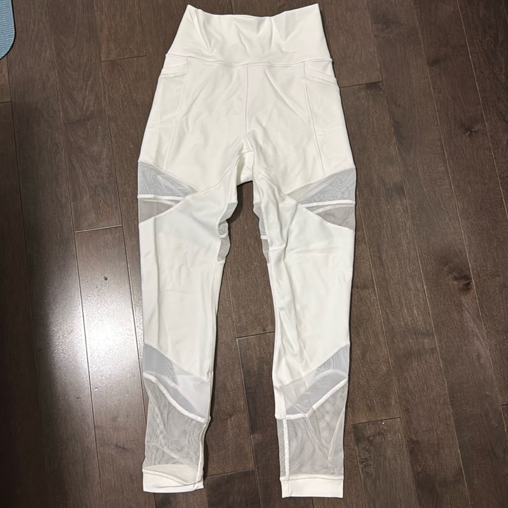 Lululemon cropped 3/4 leggings with pockets